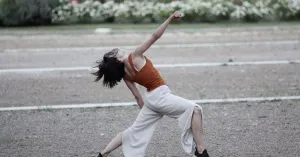 ECHI DI LUCE - E L'UNIVERSO BUSSÒ ALLE PORTE DELL'ARIA - Immagine: 1