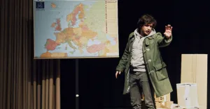 A scuola - MEMORIOSI - NUOVI ARCHIVISTI DEL BENE - 12/16 anni - Immagine: 3