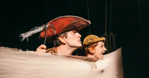 A teatro | Bergamo, Teatro dell'oratorio di Boccaleone - PETER E WENDY - LA STORIA DI UN RITORNO - dai 6 anni - Immagine: 1