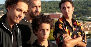 UNA VOCE FUORI DAL CORO - Immagine: 1