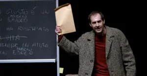 A scuola - MEMORIOSI - NUOVI ARCHIVISTI DEL BENE - 12/16 anni - Immagine: 1