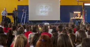 A teatro | Mezzago (MB), Bloom - SPORCELLI, 6/11 anni - Immagine: 1